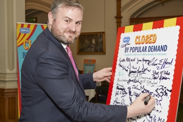 Andrew Stephenson MP signs the RSPCA Pledge